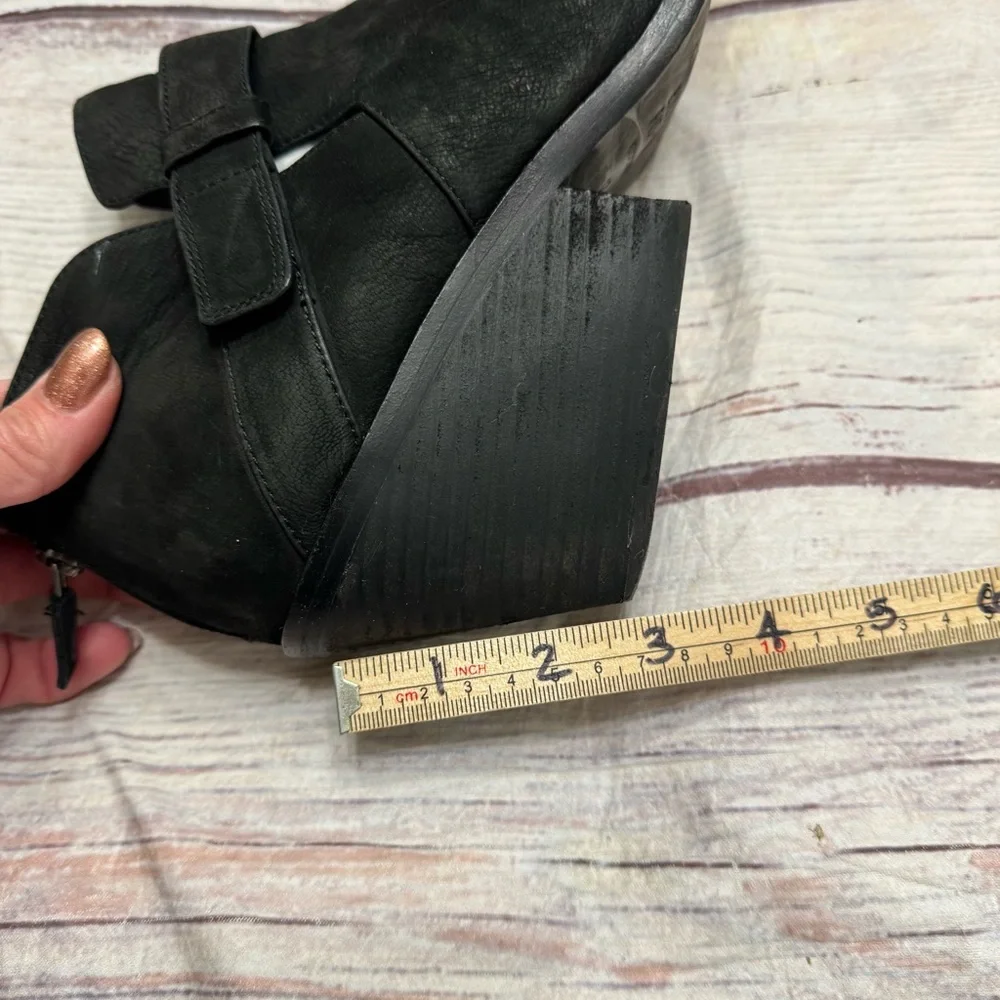 Eileen Fisher Ives Tumbled Nubuck Booties Black Size 12